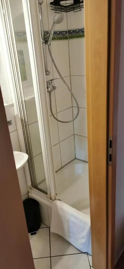 Zum Guten Schlaf BRE ゲストハウス